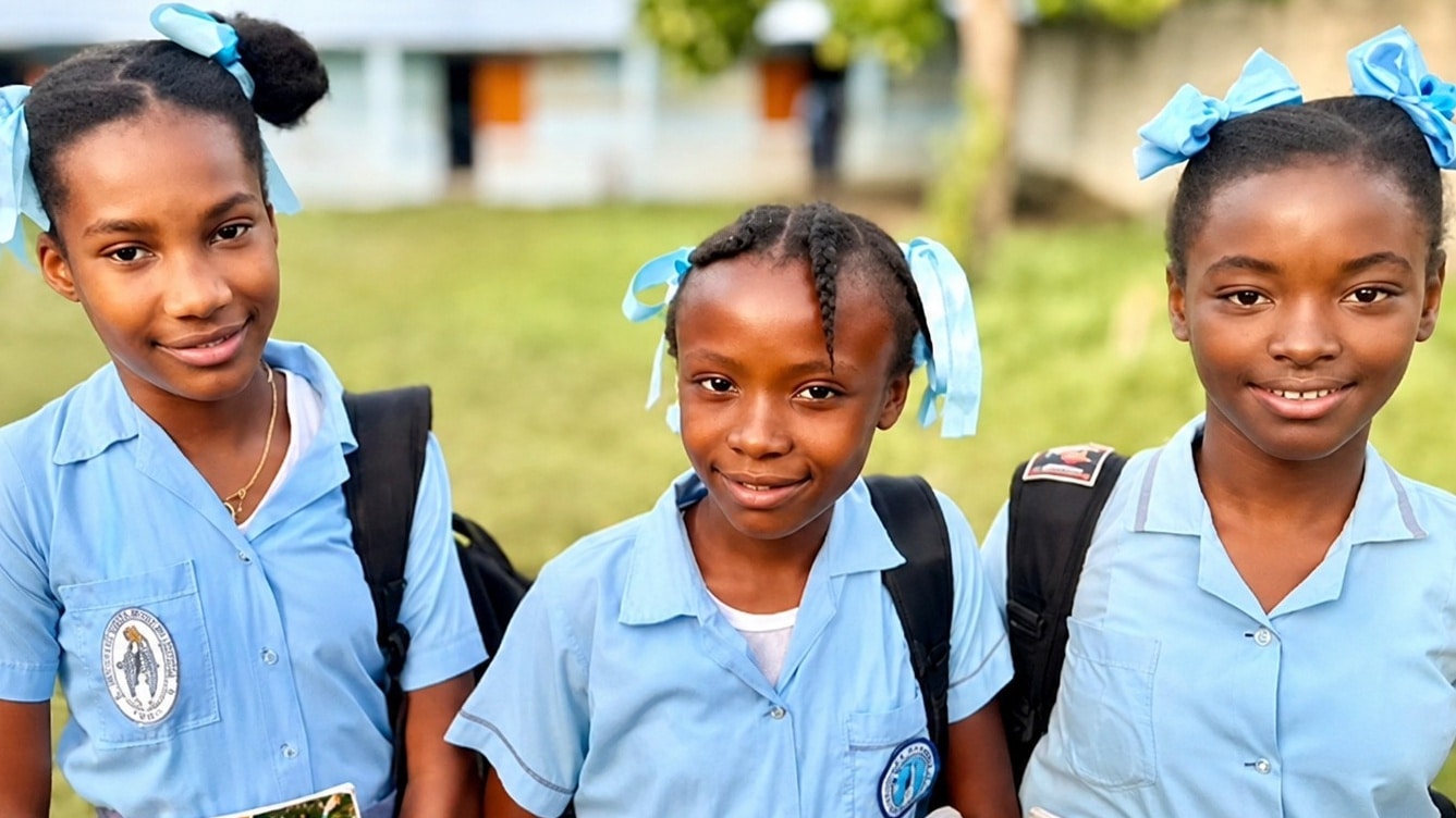 3 girl students